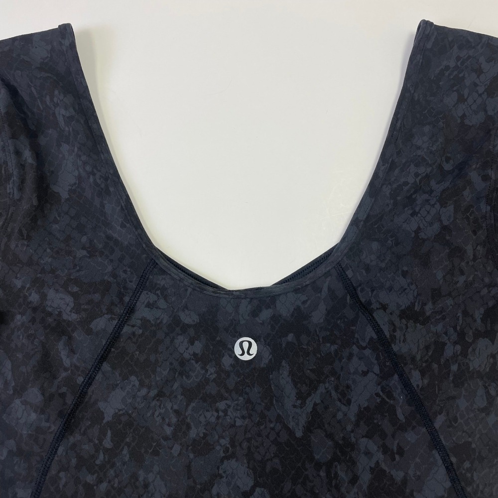 LULULEMON Align Tee Crop Hideaway snakeskin Camo Deep Coal Multi Size 4 - Picture 3 of 8